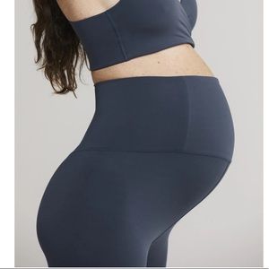 Girlfriend collective maternity legging in midnight